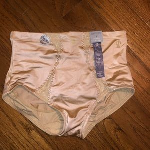 NWT Jennifer Lopez shaping brief